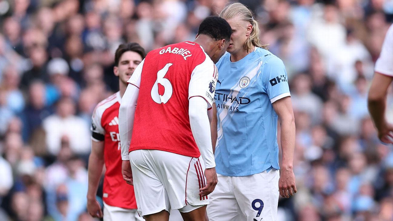 VAR回放：阿森纳的加布里埃尔因用头撞哈兰德是否应该被红牌罚下？