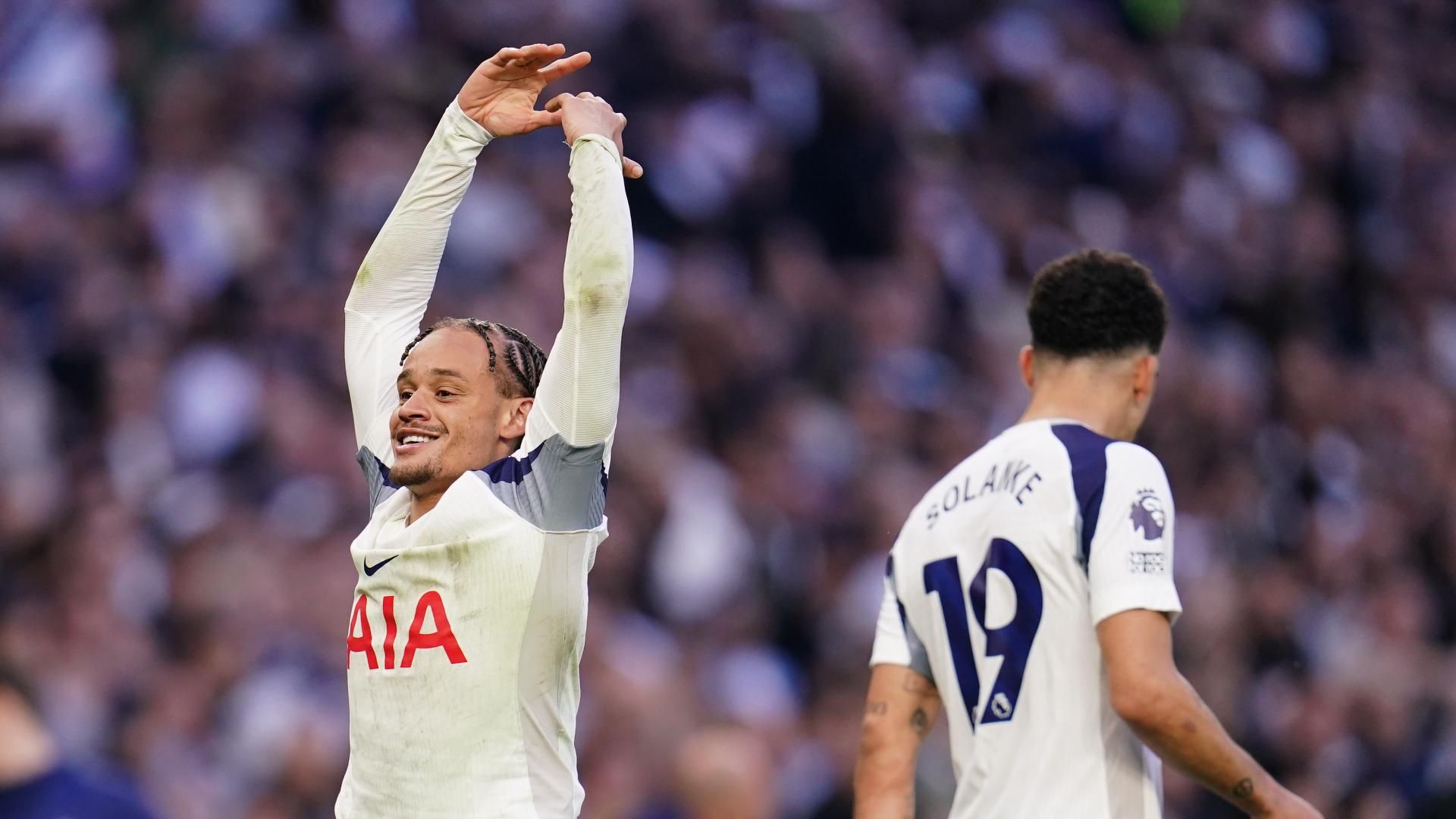 托特纳姆热刺主帅罗伯托·德泽尔比与哈维·西蒙斯正在建立“特殊纽带”