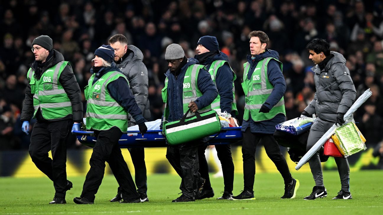 罗德里戈·本坦库尔头部受伤，被担架抬走
